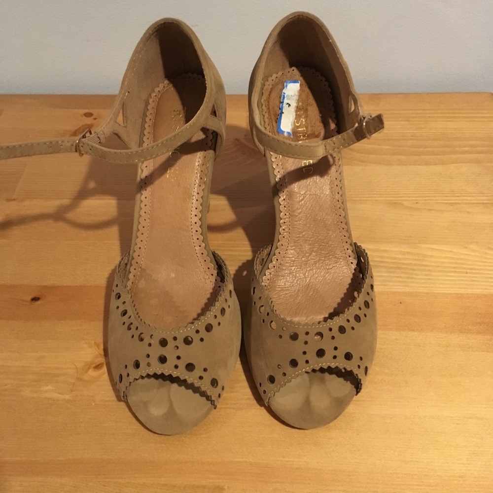 Tan nude Heeled sandals